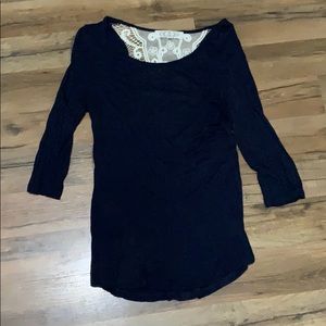 Quarter sleeve t-shirt